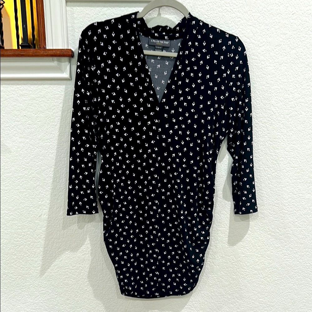 A Pea in the Pod Black and White Maternity Top Size Large
